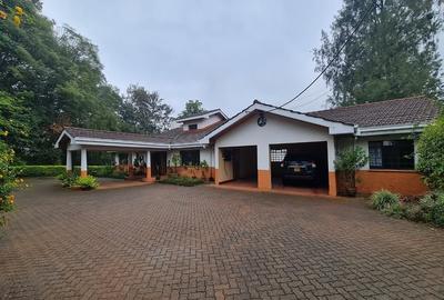 5 Bed House with En Suite at Runda