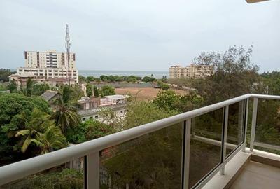 Serviced 3 Bed Apartment with En Suite at Citymall - 4