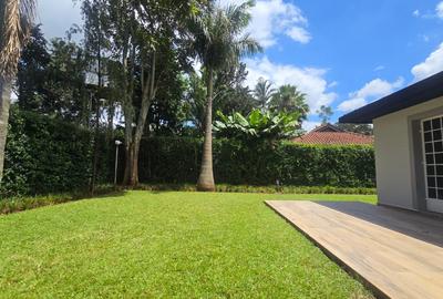 5 Bed House with En Suite in Runda