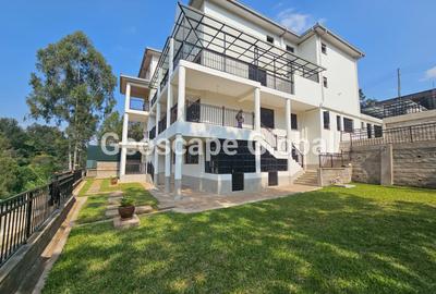 2 Bed Apartment with En Suite in Kitisuru