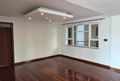 4 Bed Apartment with En Suite at Parklands - 3