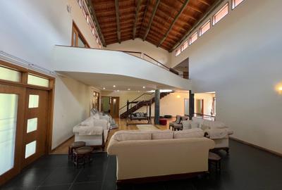 5 Bed Townhouse with En Suite at Kyuna