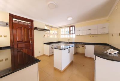 5 Bed House with En Suite at Kyuna - 3