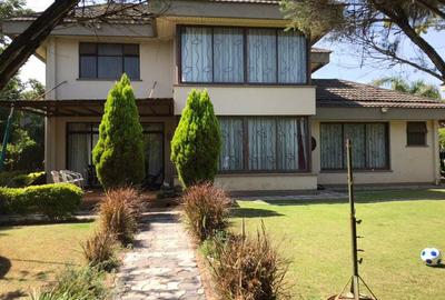 4 Bed Villa with En Suite in Ridgeways
