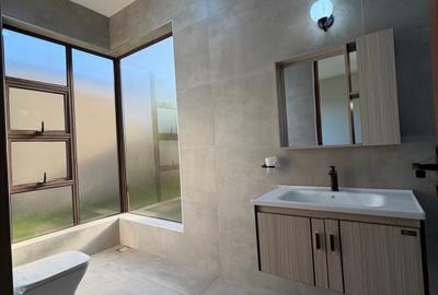 6 Bed Townhouse with En Suite in Karen - 4