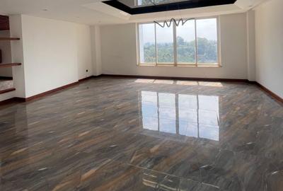 4 Bed Apartment with En Suite in General Mathenge