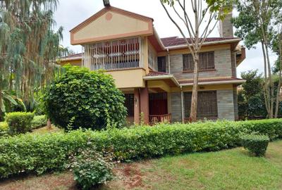5 Bed House with En Suite at Flem Tree - 4