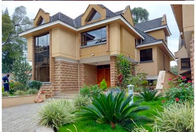5 Bed Townhouse with En Suite in Lavington