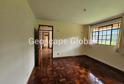 5 Bed House with En Suite in Runda - 3
