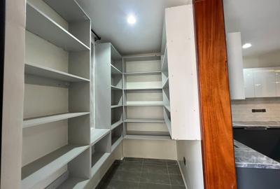 4 Bed House with En Suite at Membley - 4