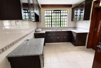 3 Bed Apartment with Parking in Kilimani