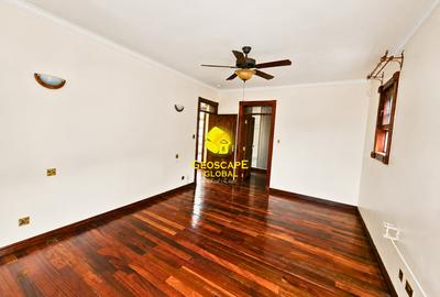 4 Bed Townhouse with En Suite in Kyuna - 4
