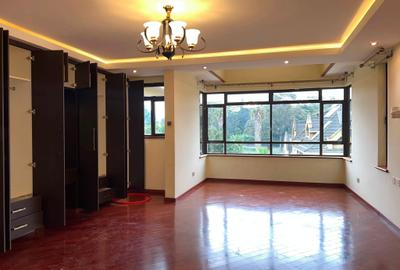 5 Bed Villa with En Suite in Lavington - 3