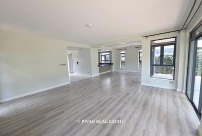 4 Bed Townhouse with Swimming Pool in Runda - 3