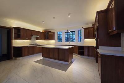 5 Bed House with En Suite in Nyari - 4