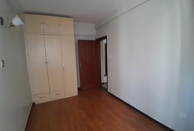 2 Bed Apartment with En Suite in Kilimani - 4