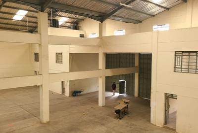 50,000 ft² Warehouse with Fibre Internet in Industrial Area - 2