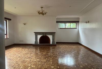4 Bed Townhouse with En Suite in Brookside - 2