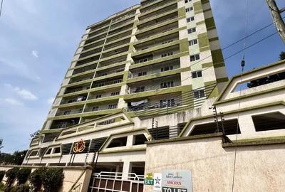 2 Bed Apartment with En Suite in Lavington