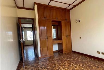 3 Bed Apartment with Parking in Riverside - 3