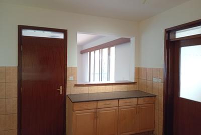 4 Bed Apartment with En Suite in Parklands