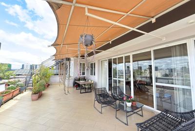 Serviced 3 Bed Apartment with En Suite in Parklands