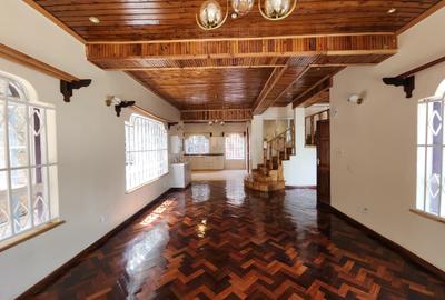 4 Bed House with En Suite in Spring Valley