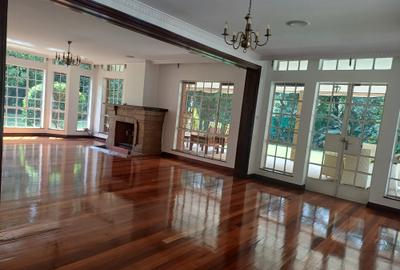 5 Bed Townhouse with En Suite in Rosslyn