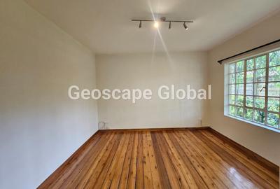 4 Bed House with En Suite in Ridgeways - 4