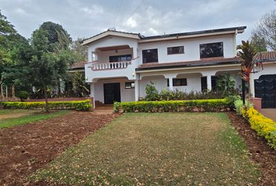 4 Bed House with En Suite at Nyari Close - 2