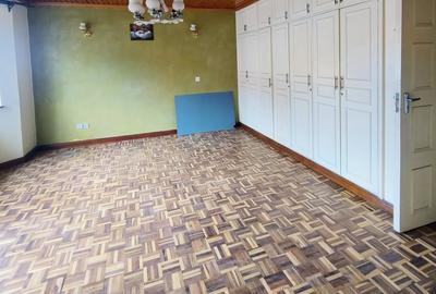 4 Bed Townhouse with En Suite at Othaya Road - 4