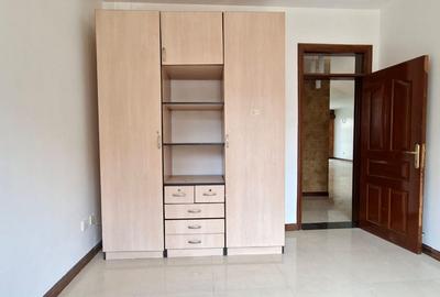 4 Bed Townhouse with En Suite at Westlands