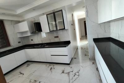 Serviced 5 Bed Apartment with En Suite at 1St Avanue - 3
