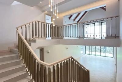 5 Bed Townhouse with En Suite in Lavington - 4