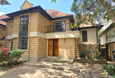 5 Bed Townhouse with En Suite at Lavington Green - 3