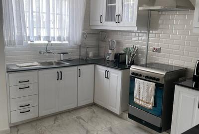 Furnished 3 Bed Apartment with En Suite in Riverside - 4