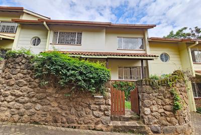 4 Bed Townhouse with En Suite in Riverside