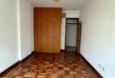 4 Bed Apartment with En Suite in Kileleshwa