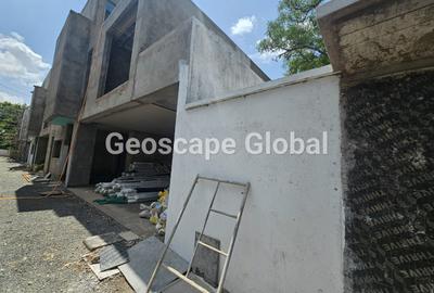 5 Bed Townhouse with En Suite in Lavington