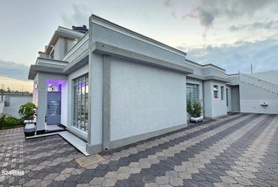 4 Bed House with En Suite at Riverside Drive