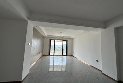3 Bed Apartment with En Suite at Riverside - 4