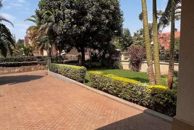 5 Bed Townhouse with En Suite at Lavington