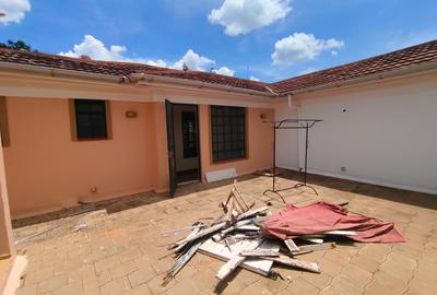 3 Bed Apartment with En Suite in Riverside