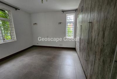 5 Bed House with En Suite in Rosslyn