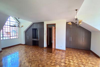 4 Bed Townhouse with En Suite in Lavington - 4