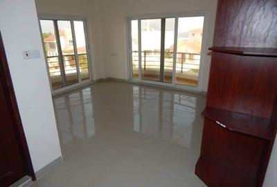 3 Bed Apartment with En Suite at Green Wood Drive