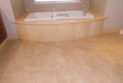 4 Bed Townhouse with En Suite in Kitisuru - 2