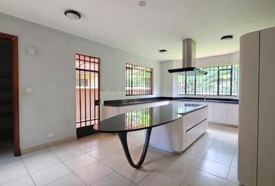 5 Bed Townhouse with En Suite at Lavington Green - 2