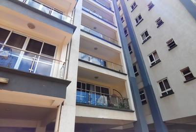 3 Bed Apartment with En Suite in Riverside