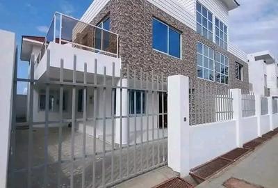 4 Bed Villa with En Suite at Bamburi Mombasa